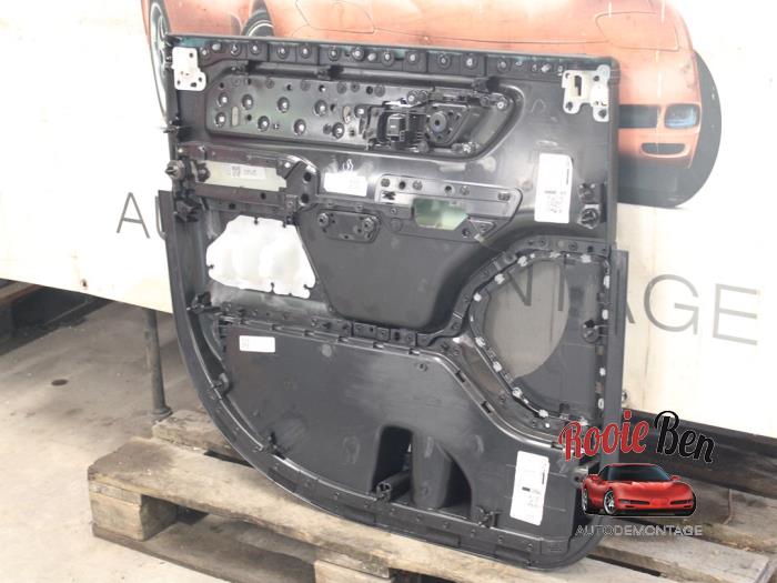Tapizado de puerta de 4 puertas derecha delante de un RAM 1500 Crew Cab (DS/DJ/D2) 5.7 Hemi V8 4x4 2020