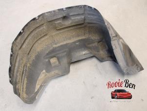 Used Wheel arch liner Dodge 1500 Crew Cab (DS/DJ/D2) 5.7 Hemi V8 4x4 Price on request offered by Rooie Ben autodemontage