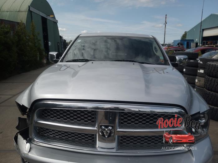 Używane Maska Dodge 1500 Standard Cab (DS) 5.7 Hemi V8 Cena na żądanie oferowane przez Rooie Ben autodemontage