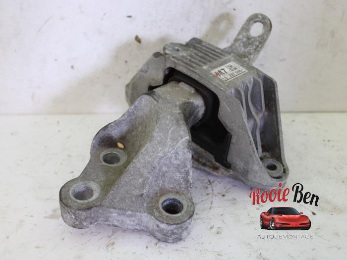 Used Engine mount Chevrolet Orlando (YYM/YYW) 1.8 16V VVT Bifuel Price € 20,00 Margin scheme offered by Rooie Ben autodemontage