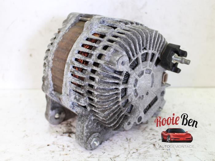 Dynamo från en Renault Laguna III Estate (KT) 2.0 dCi 16V 150 2010