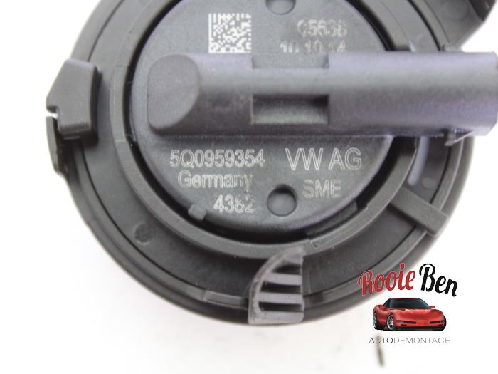 Détecteur airbag d'un Volkswagen Golf VII (AUA) 1.2 TSI 16V 2014