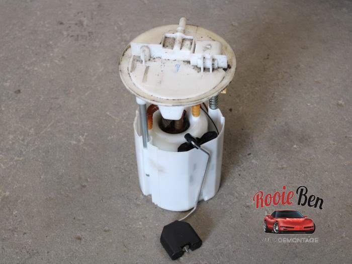 Usagé Pompe carburant électrique Smart Fortwo Coupé (451.3) 1.0 52 KW Prix € 50,00 Règlement à la marge proposé par Rooie Ben autodemontage