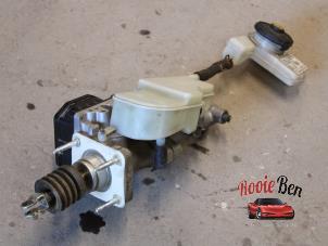 Used Master cylinder Honda Civic (FA/FD) 1.3 Hybrid Price on request offered by Rooie Ben autodemontage