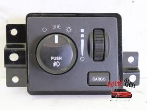 Usados Interruptor de luz Dodge Ram 3500 Standard Cab (DR/DH/D1/DC/DM) 5.7 V8 Hemi 1500 4x4 Precio de solicitud ofrecido por Rooie Ben autodemontage