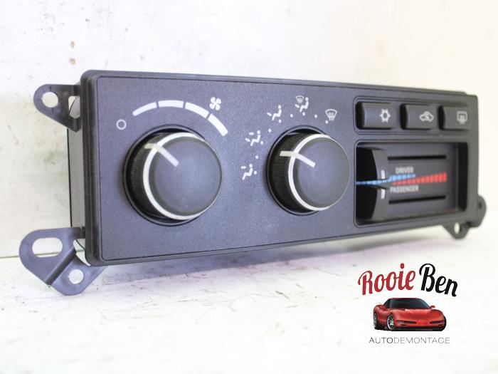 Panel de control de calefacción de un Dodge Ram 3500 Standard Cab (DR/DH/D1/DC/DM) 5.7 V8 Hemi 1500 4x4 2007