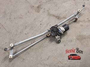 Used Wiper motor + mechanism Dodge Ram 3500 Standard Cab (DR/DH/D1/DC/DM) 5.7 V8 Hemi 1500 4x4 Price on request offered by Rooie Ben autodemontage