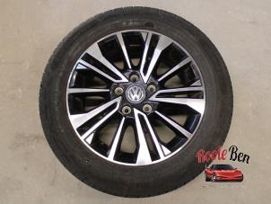 Gebrauchte Felge + Reifen Volkswagen Transporter T6 2.0 TDI 150 Preis auf Anfrage angeboten von Rooie Ben autodemontage