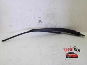 Used Rear wiper arm Volkswagen Transporter T6 2.0 TDI 150 Price on request offered by Rooie Ben autodemontage