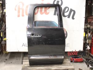 Used Rear door 4-door, right Dodge Ram 3500 Standard Cab (DR/DH/D1/DC/DM) 5.7 V8 Hemi 1500 4x4 Price on request offered by Rooie Ben autodemontage
