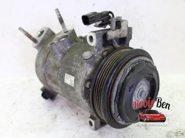 Air conditioning pump from a Ford (USA) Mustang VI Convertible 2.3 EcoBoost 16V 2016