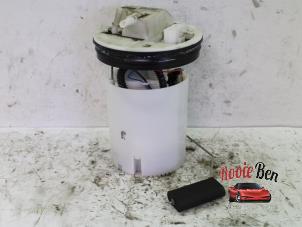 Used Electric fuel pump Ford Grand C-Max (DXA) 1.0 Ti-VCT EcoBoost 12V 125 Price on request offered by Rooie Ben autodemontage