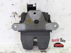 Used Tailgate lock mechanism Ford Grand C-Max (DXA) 1.0 Ti-VCT EcoBoost 12V 125 Price on request offered by Rooie Ben autodemontage