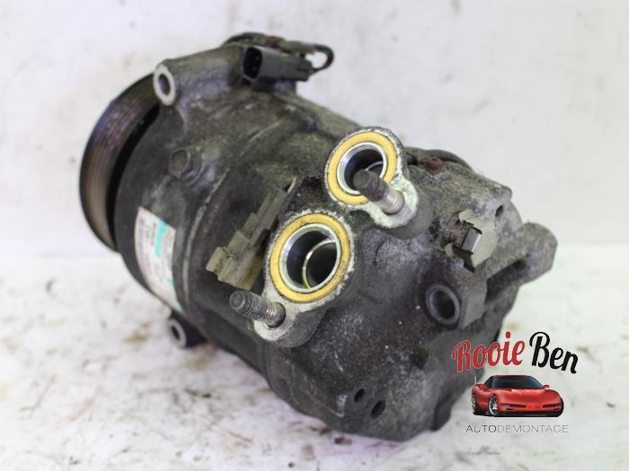 Air conditioning pump from a Ford Focus 3 Wagon 1.6 TDCi ECOnetic 2013