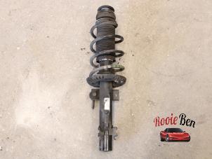 Used Front shock absorber rod, left Volkswagen Polo V (6R) 1.2 TDI 12V BlueMotion Price on request offered by Rooie Ben autodemontage