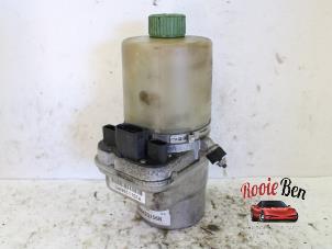 Used Power steering pump Volkswagen Polo V (6R) 1.2 TDI 12V BlueMotion Price on request offered by Rooie Ben autodemontage