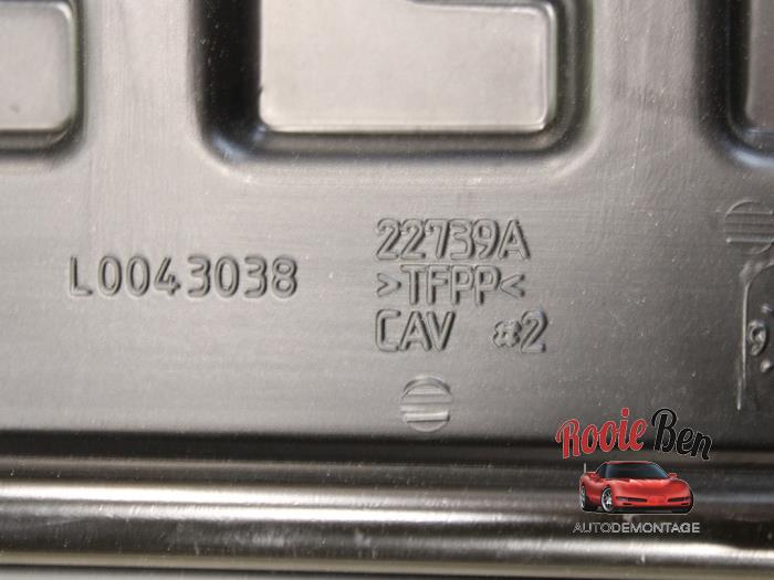 Plaque sol coffre d'un Dodge Ram 3500 Standard Cab (DR/DH/D1/DC/DM) 5.7 V8 Hemi 1500 4x4 2007