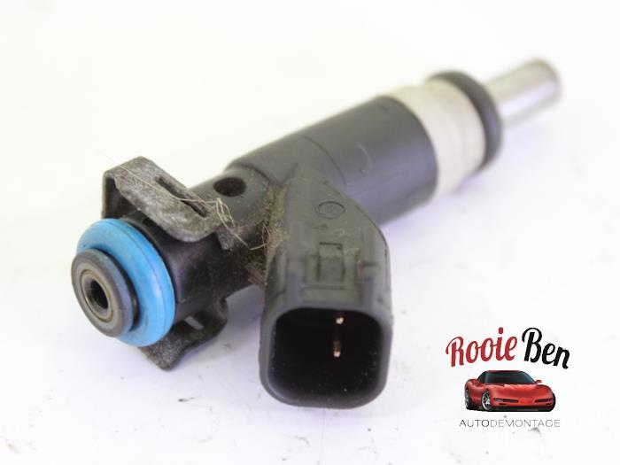 Injector (petrol injection) from a Dodge Journey 2.4 16V 2011