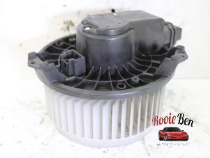 Usados Motor de ventilador de calefactor Dodge Caliber 1.8 16V Precio de solicitud ofrecido por Rooie Ben autodemontage