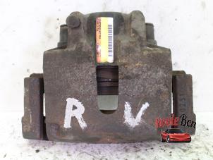 Used Front brake calliper, right Chrysler Sebring (JR) 2.7 V6 24V Price on request offered by Rooie Ben autodemontage