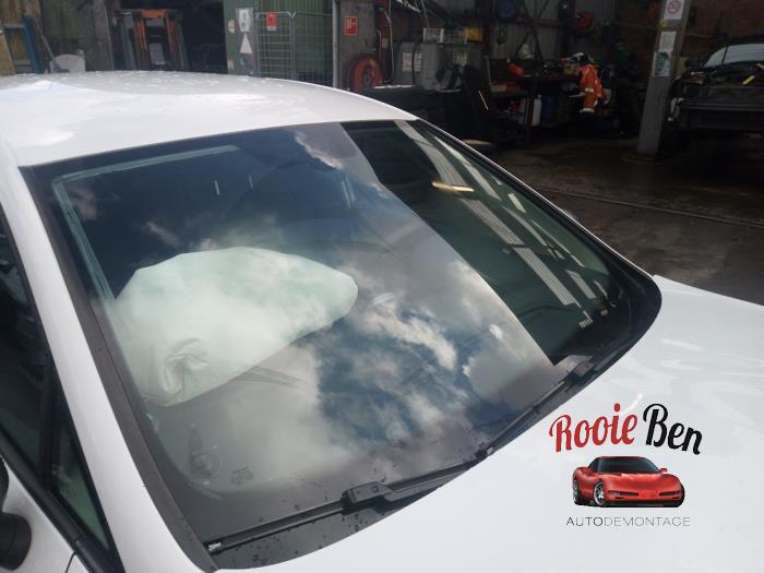 Windschutzscheibe van een Seat Ibiza IV (6J5) 1.0 EcoTSI 12V 2016