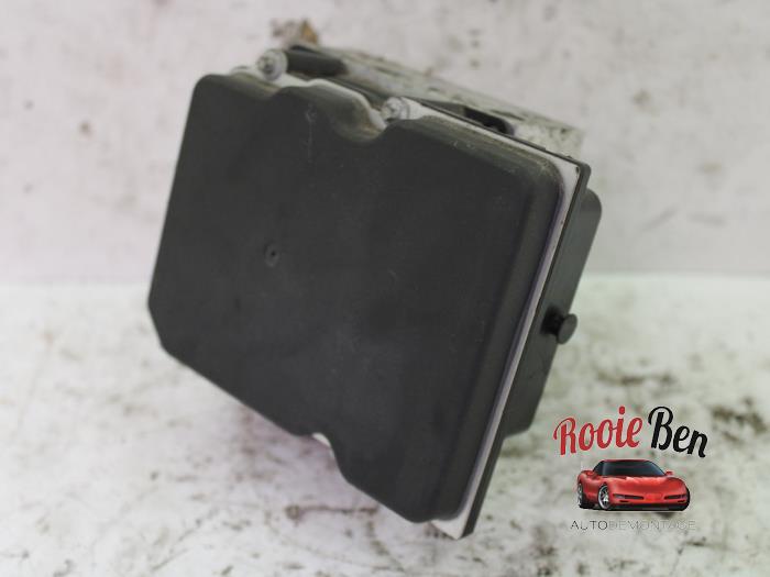 Begagnade ABS-pump Hyundai i20 1.2i 16V Pris € 150,00 Marginaltabell erbjuds av Rooie Ben autodemontage