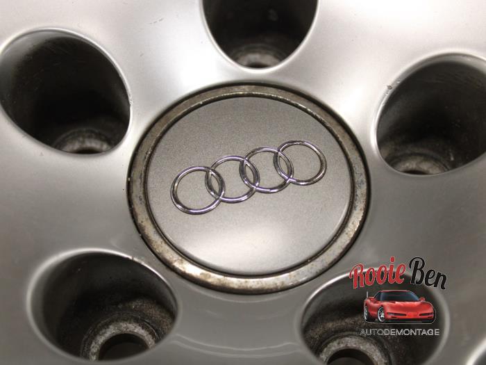 Felge + Reifen van een Audi A5 Cabrio (8F7) 3.0 TDI V6 24V Quattro 2014