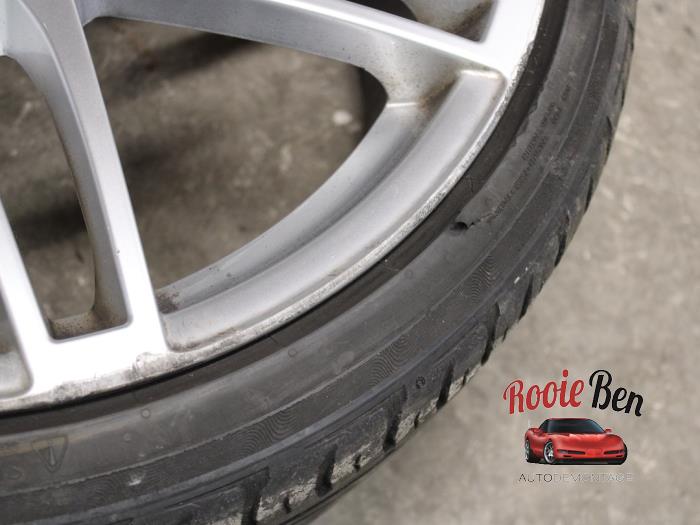 Wheel + tyre from a Audi A5 Cabrio (8F7) 3.0 TDI V6 24V Quattro 2014