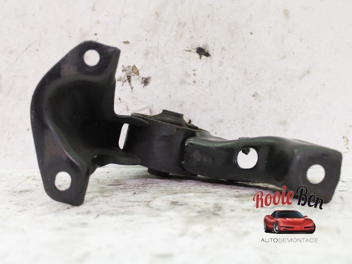 Engine mount from a Dodge Caliber 1.8 16V 2007