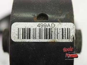 Engine mount from a Dodge Caliber 1.8 16V 2007