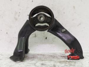 Engine mount from a Dodge Caliber 1.8 16V 2007
