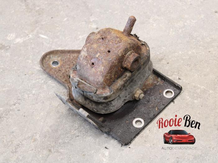 Usagé Support moteur Ford Usa F-150 Prix € 50,00 Règlement à la marge proposé par Rooie Ben autodemontage