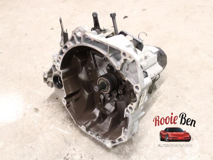 Usagé Boîte de vitesse Nissan Note (E12) 1.2 68 Prix € 350,00 Règlement à la marge proposé par Rooie Ben autodemontage