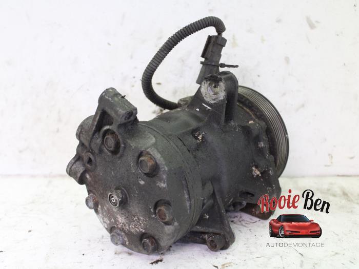 Air conditioning pump from a Dodge Ram 3500 Standard Cab (DR/DH/D1/DC/DM) 4.7 V8 1500 4x2 2003