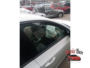 Used Door window 4-door, front right Chevrolet Cruze (300) 1.8 16V VVT Bifuel Price on request offered by Rooie Ben autodemontage