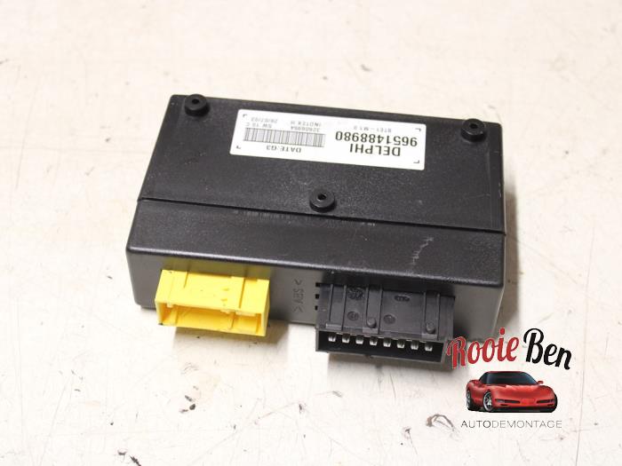 Usagé Ordinateur toit escamotable Peugeot 307 CC (3B) 2.0 16V Prix € 100,00 Règlement à la marge proposé par Rooie Ben autodemontage