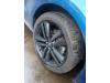 Jante + pneumatique d'un Ford (USA) Mustang VI Fastback 2.3 EcoBoost 16V 2017
