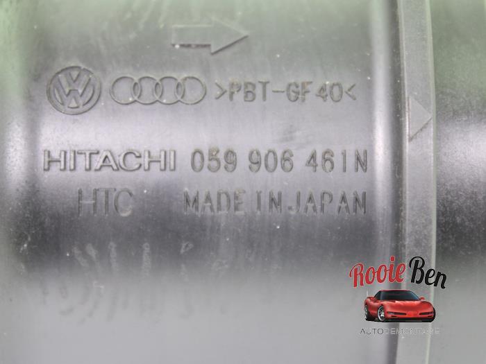 Luftmassenmesser van een Audi A5 Cabrio (8F7) 3.0 TDI V6 24V Quattro 2014