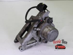 Used Power steering pump Mercedes C Estate (S205) C-350 e 2.0 16V Price on request offered by Rooie Ben autodemontage