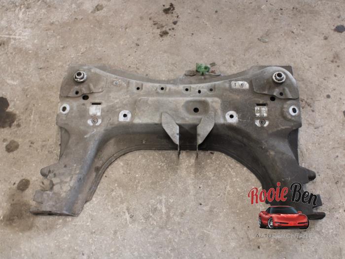 Usagé Faux châssis Renault Clio IV Estate/Grandtour (7R) 0.9 Energy TCE 90 12V Prix € 50,00 Règlement à la marge proposé par Rooie Ben autodemontage