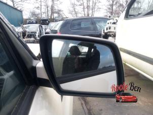 Used Wing mirror, right Kia Soul I (AM) 1.6 CVVT 16V Price on request offered by Rooie Ben autodemontage