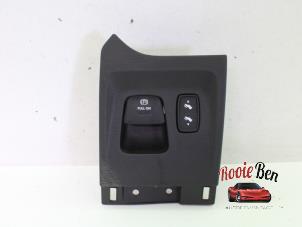 Used Parking brake switch Dodge 1500 Crew Cab (DS/DJ/D2) 5.7 Hemi V8 4x4 Price on request offered by Rooie Ben autodemontage