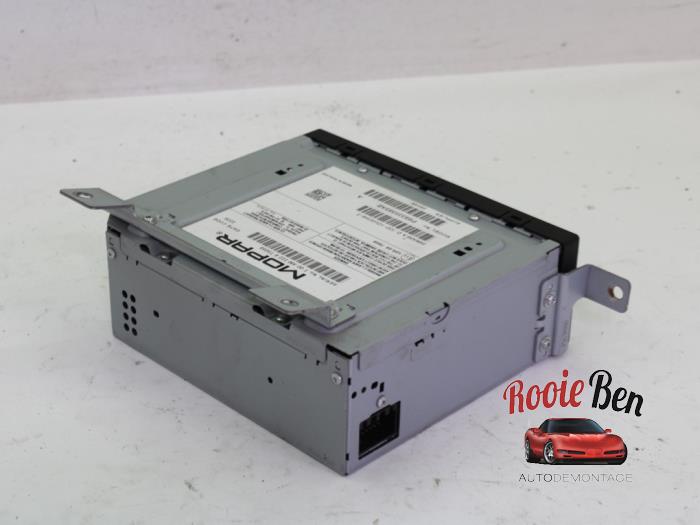 CD player from a RAM 1500 Crew Cab (DS/DJ/D2) 5.7 Hemi V8 4x4 2019
