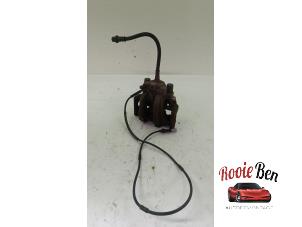 Used Rear brake calliper, right BMW 3 serie (F30) 330e Price on request offered by Rooie Ben autodemontage