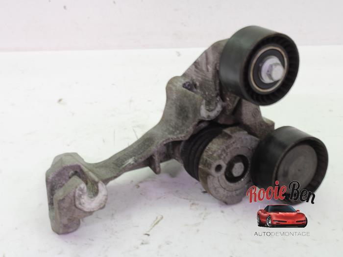 Usados Rodillo tensor correa múltiple Dacia Sandero II 0.9 TCE 12V Precio € 15,00 Norma de margen ofrecido por Rooie Ben autodemontage