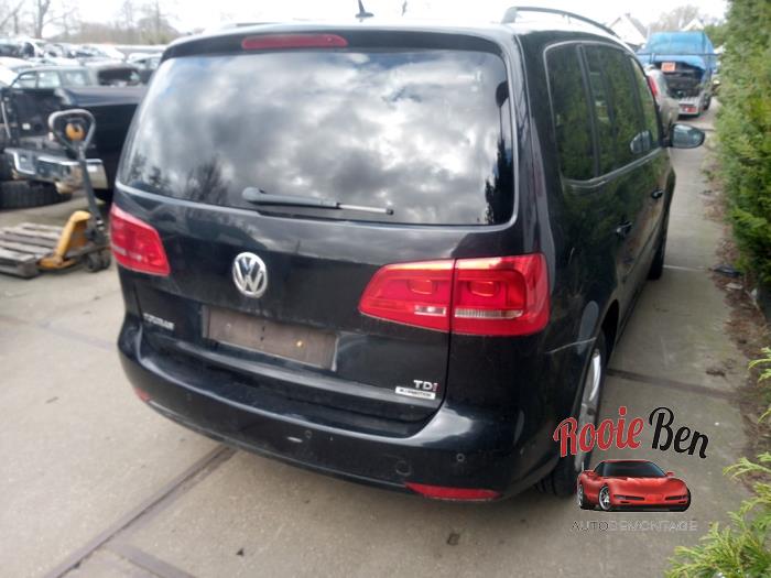 Pare-chocs arrière d'un Volkswagen Touran (1T3) 1.6 TDI 16V 2015