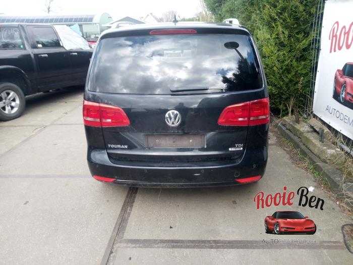 Pare-chocs arrière d'un Volkswagen Touran (1T3) 1.6 TDI 16V 2015