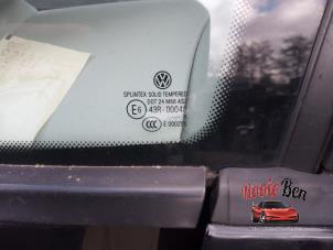 Używane Trójkatna szyba lewy przód Volkswagen Touran (1T3) 1.6 TDI 16V Cena na żądanie oferowane przez Rooie Ben autodemontage