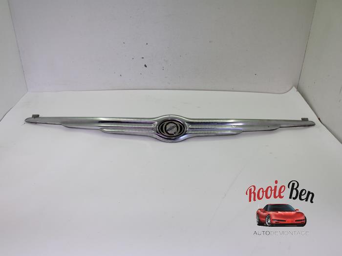 Używane Emblemat Chrysler Pacifica 3.5 V6 24V AWD Cena na żądanie oferowane przez Rooie Ben autodemontage