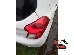 Używane Tylne swiatlo pozycyjne prawe Opel Karl 1.0 12V Cena na żądanie oferowane przez Rooie Ben autodemontage